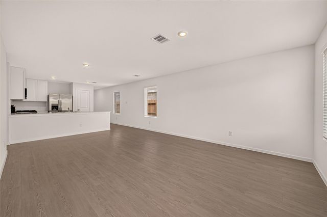 9210 Tern Pines Lane, Baytown, TX 77521