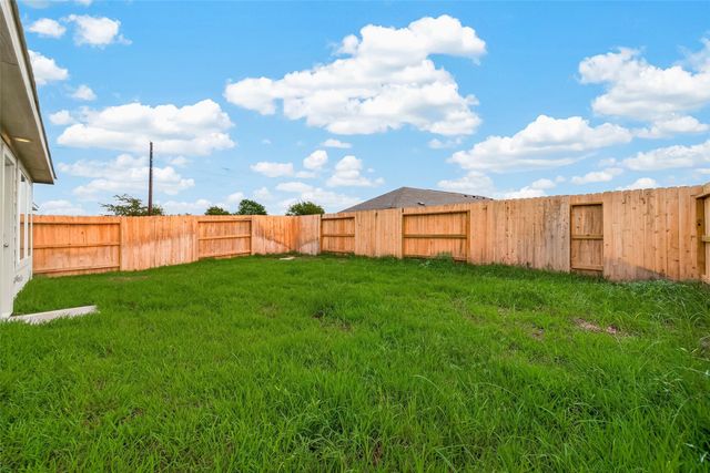 9210 Tern Pines Lane, Baytown, TX 77521