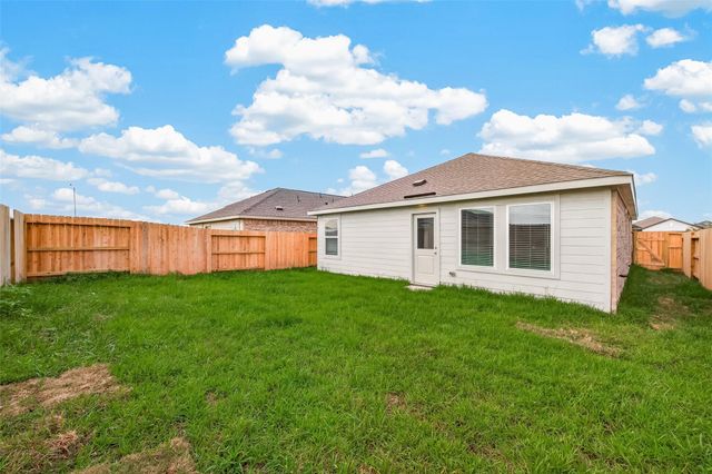 9210 Tern Pines Lane, Baytown, TX 77521