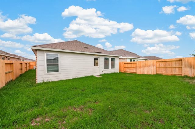 9210 Tern Pines Lane, Baytown, TX 77521