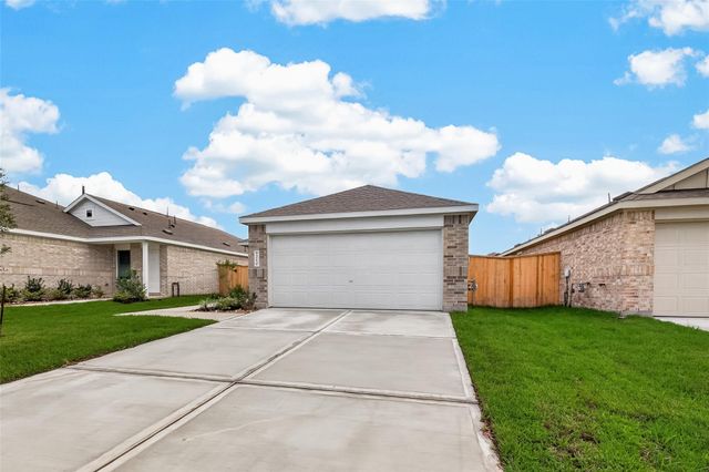 9210 Tern Pines Lane, Baytown, TX 77521
