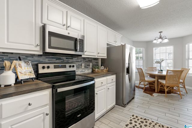 1199 KING ARTHUR COURT, Alabaster, AL 35007
