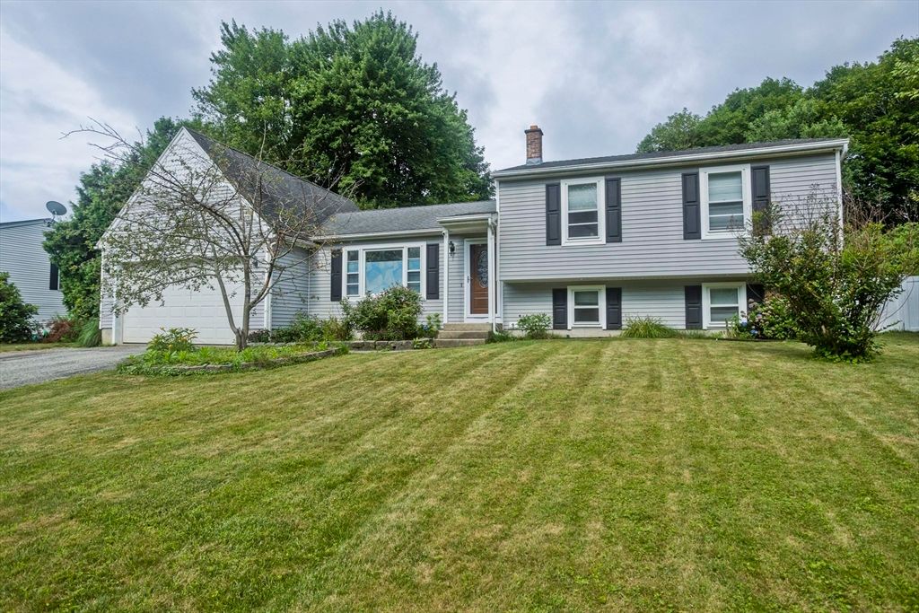 47 Pynchon Rd, South Hadley, MA 01075