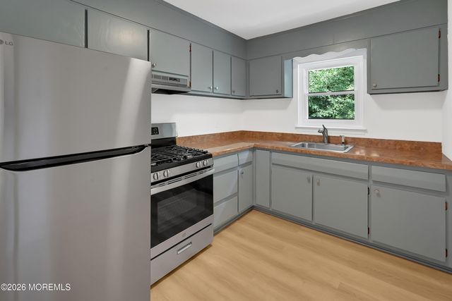 300 South Street B, Eatontown, NJ 07724
