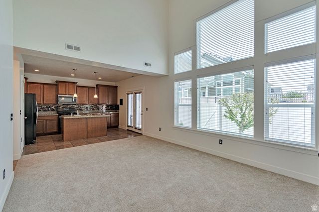 12708 S CITY HEIGHTS DR, Riverton, UT 84065