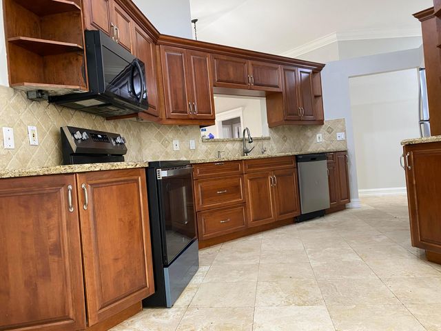 88 Buxton Lane, Boynton Beach, FL 33426