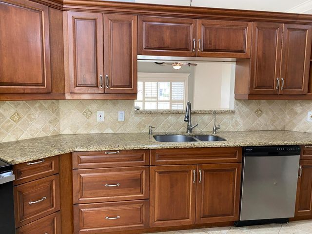 88 Buxton Lane, Boynton Beach, FL 33426