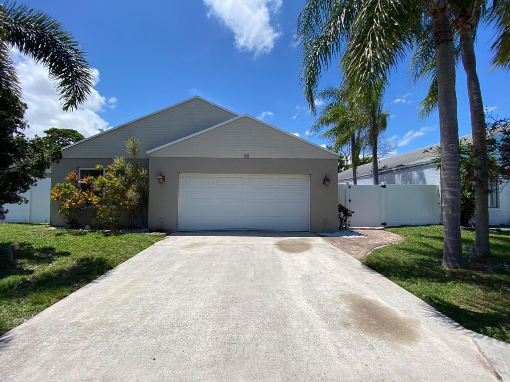 88 Buxton Lane, Boynton Beach, FL 33426