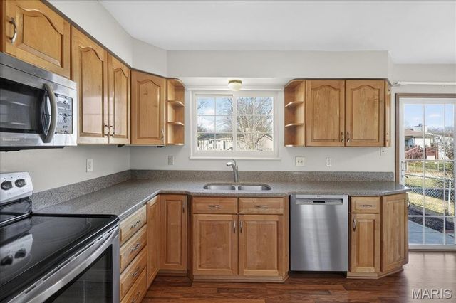 6181 Clovergreen Place, St Louis, MO 63129