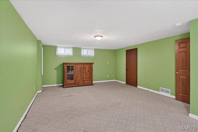 6181 Clovergreen Place, St Louis, MO 63129