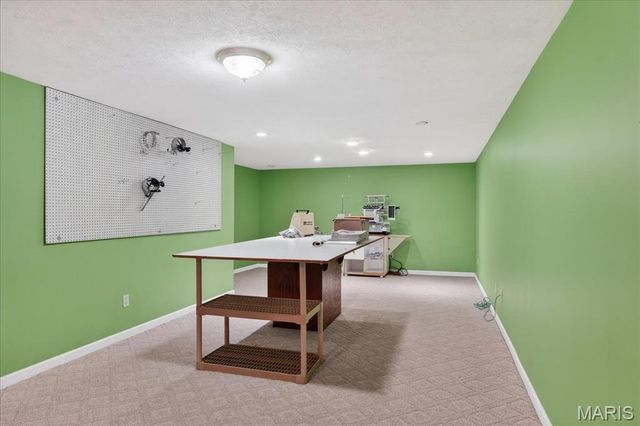 6181 Clovergreen Place, St Louis, MO 63129