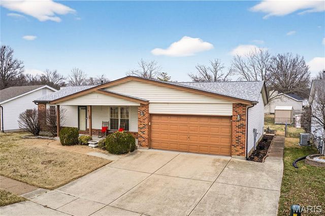 6181 Clovergreen Place, St Louis, MO 63129