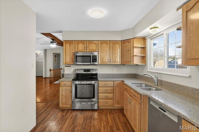 6181 Clovergreen Place, St Louis, MO 63129