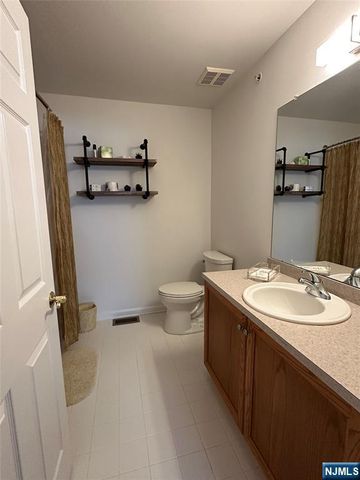 182 Brittany Court 221, Clifton, NJ 07013