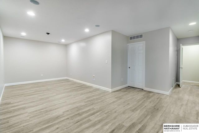 16520 Potter Street, Bennington, NE 68007