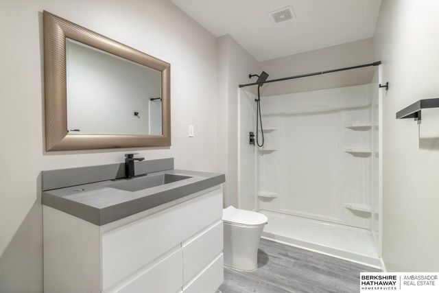 16520 Potter Street, Bennington, NE 68007