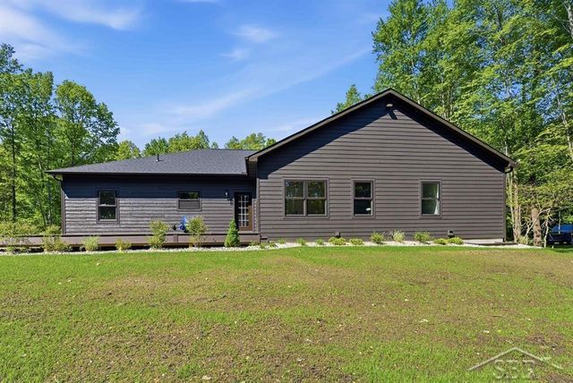 875 S Crooked Tree Lane, Midland, MI 48640