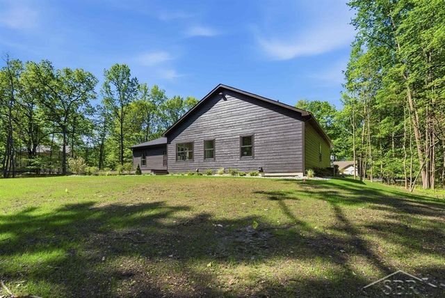875 S Crooked Tree Lane, Midland, MI 48640