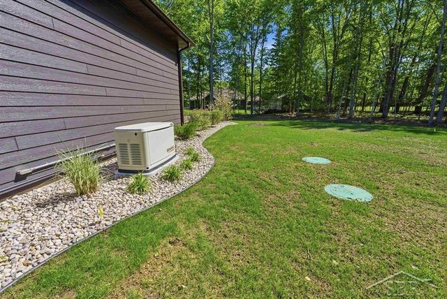875 S Crooked Tree Lane, Midland, MI 48640