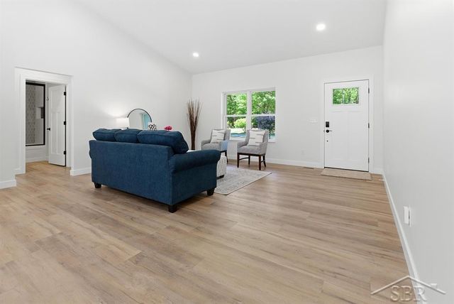 875 S Crooked Tree Lane, Midland, MI 48640