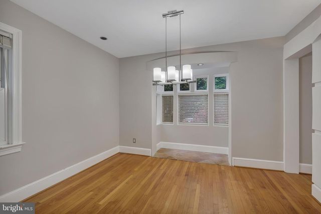 1706 N GLEBE RD, Arlington, VA 22207