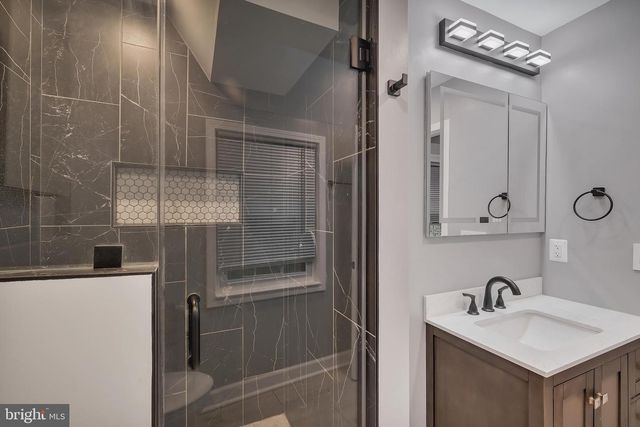 1706 N GLEBE RD, Arlington, VA 22207
