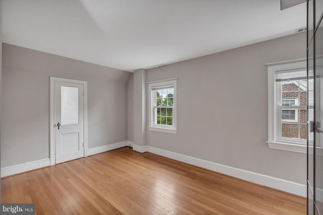 1706 N GLEBE RD, Arlington, VA 22207