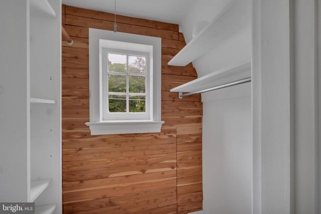 1706 N GLEBE RD, Arlington, VA 22207
