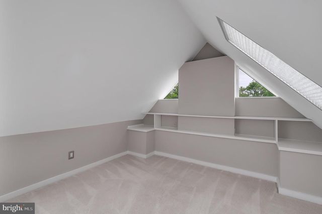 1706 N GLEBE RD, Arlington, VA 22207
