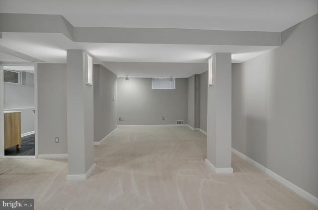 1706 N GLEBE RD, Arlington, VA 22207