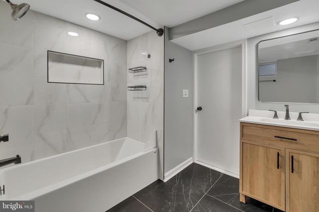 1706 N GLEBE RD, Arlington, VA 22207