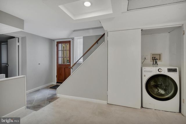 1706 N GLEBE RD, Arlington, VA 22207