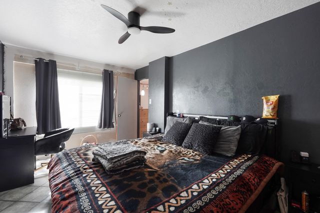 207 52nd Street SW, Albuquerque, NM 87105