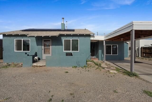 207 52nd Street SW, Albuquerque, NM 87105