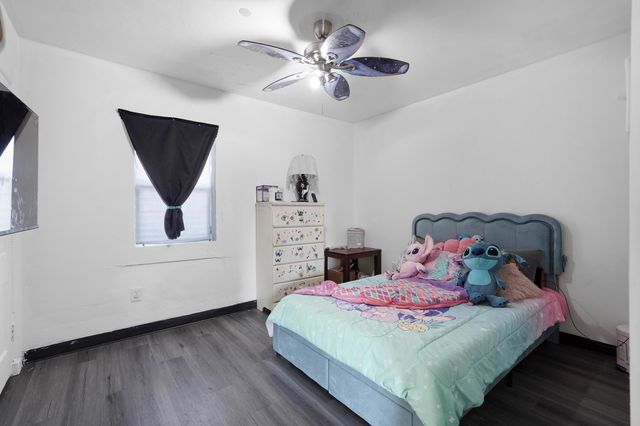 207 52nd Street SW, Albuquerque, NM 87105