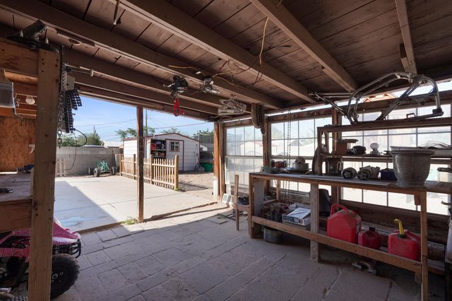 207 52nd Street SW, Albuquerque, NM 87105