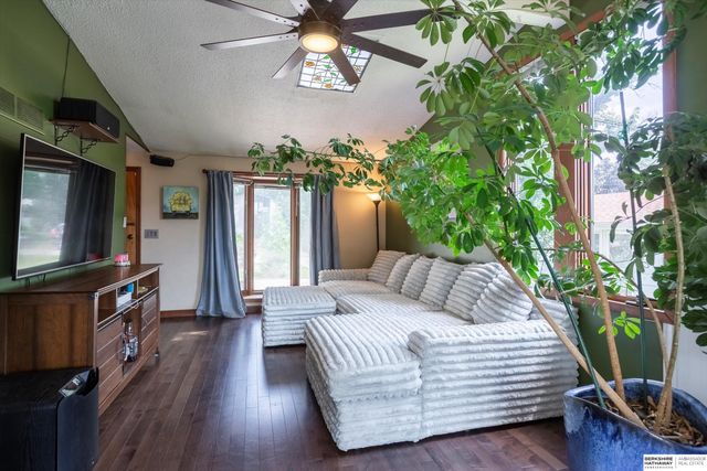 4810 N 83rd Street, Omaha, NE 68134