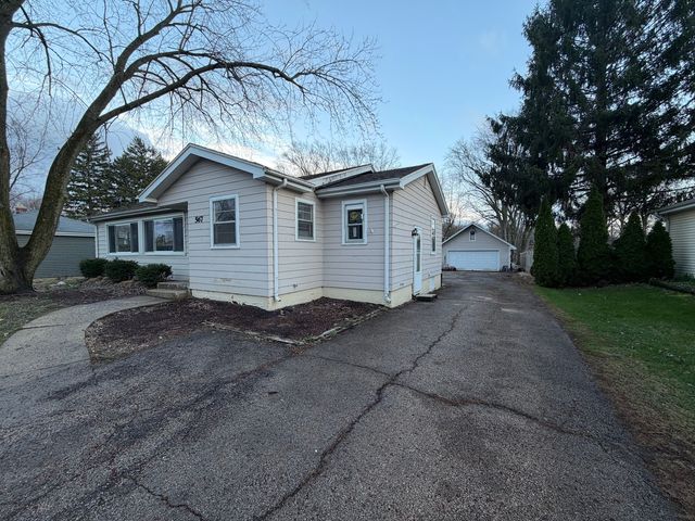 28W567 Forestview Avenue, Warrenville, IL 60555