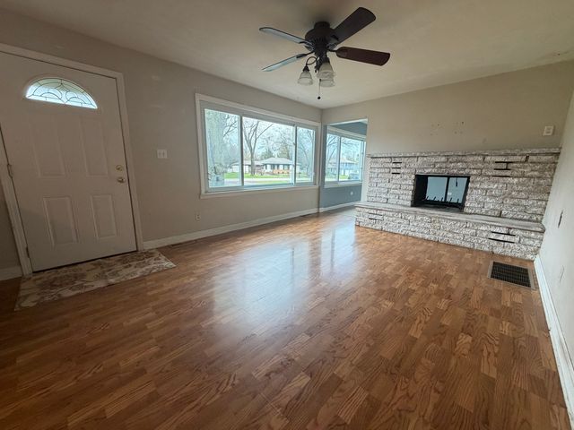 28W567 Forestview Avenue, Warrenville, IL 60555