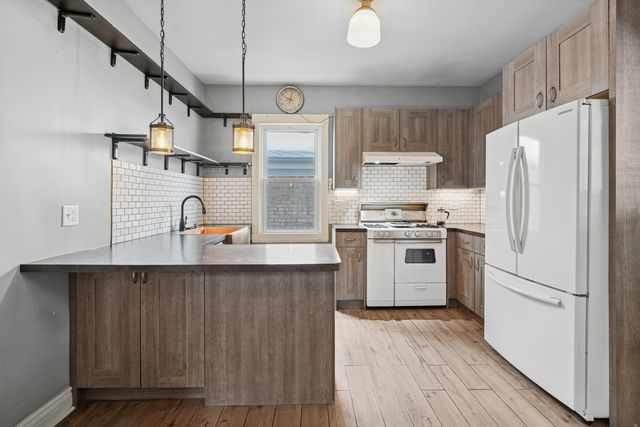 5218 W PATTERSON Avenue, Chicago, IL 60641