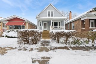 5218 W PATTERSON Avenue, Chicago, IL 60641