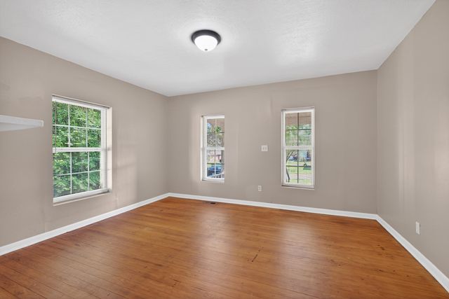 130 St. Clair Street, Versailles, KY 40383