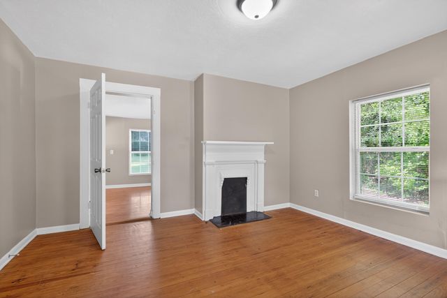 130 St. Clair Street, Versailles, KY 40383