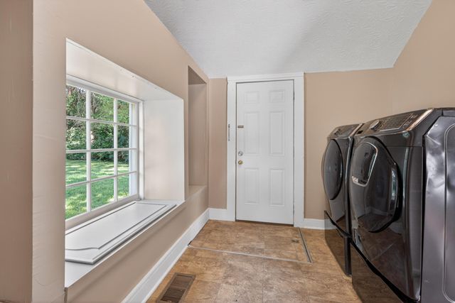 130 St. Clair Street, Versailles, KY 40383