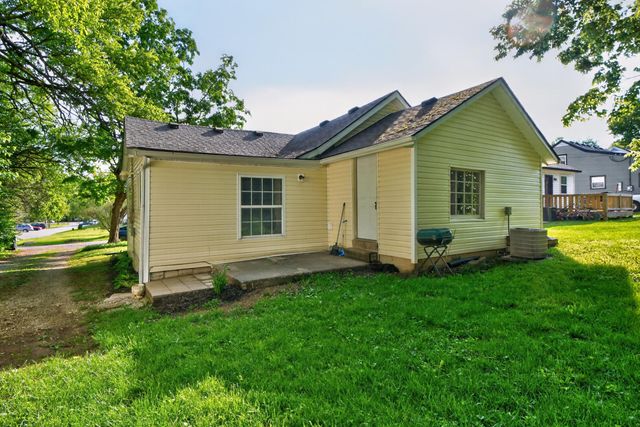 130 St. Clair Street, Versailles, KY 40383