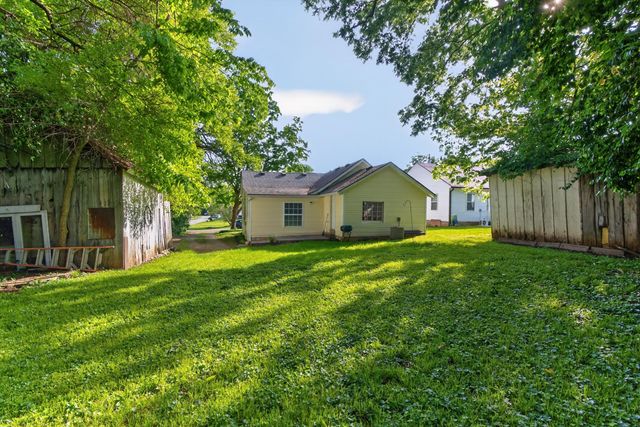 130 St. Clair Street, Versailles, KY 40383