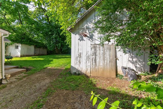130 St. Clair Street, Versailles, KY 40383