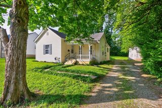 130 St. Clair Street, Versailles, KY 40383