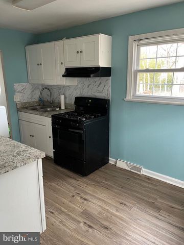 110 E COLTON LN, Williamstown, NJ 08094