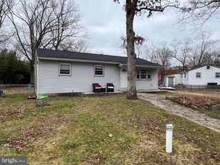 110 E COLTON LN, Williamstown, NJ 08094